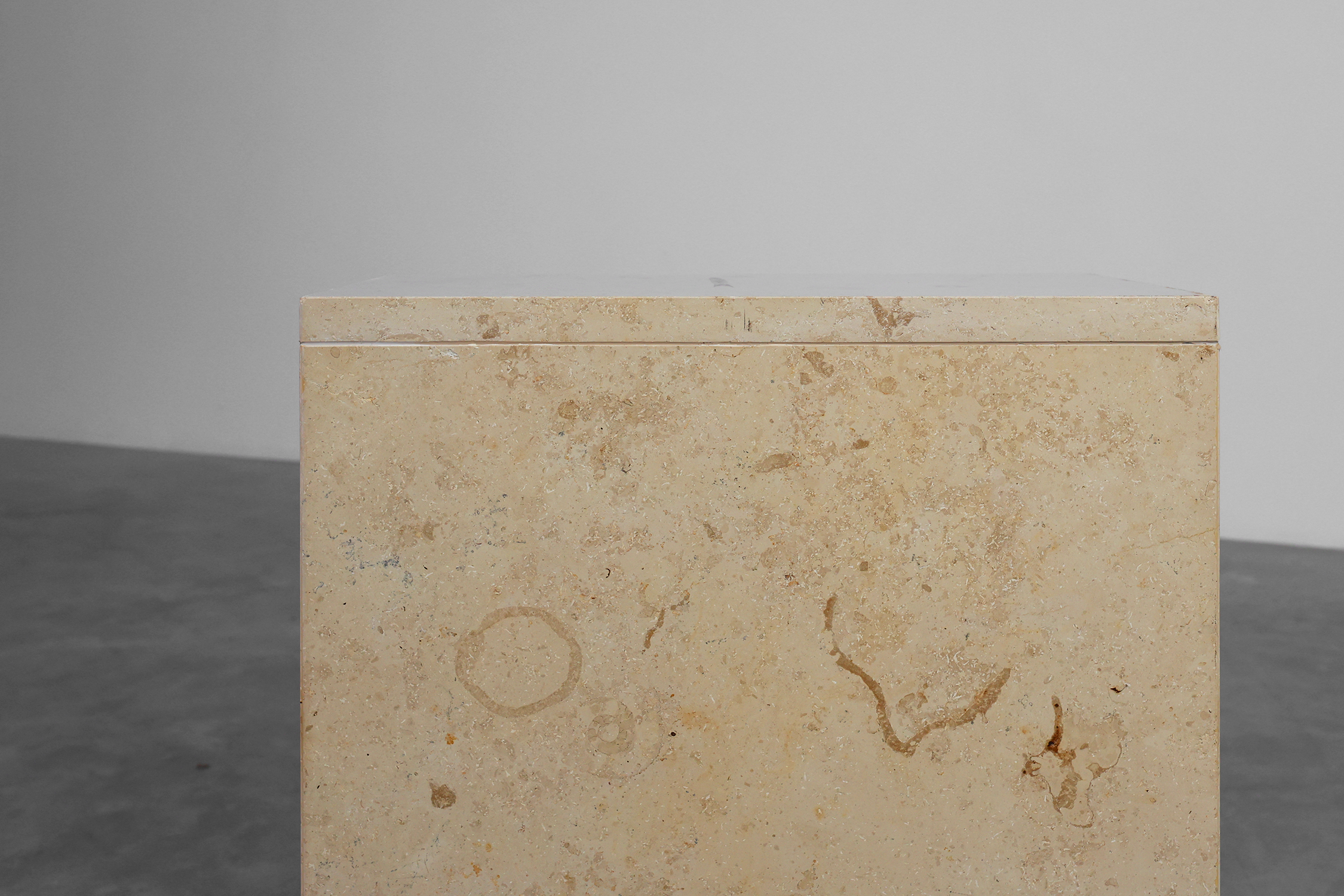 Mid-Century Italian Travertine Console, 1980sthumbnail